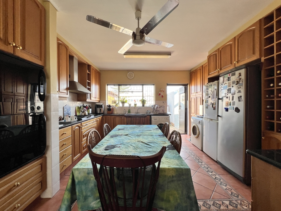 4 Bedroom Property for Sale in Kenridge Western Cape